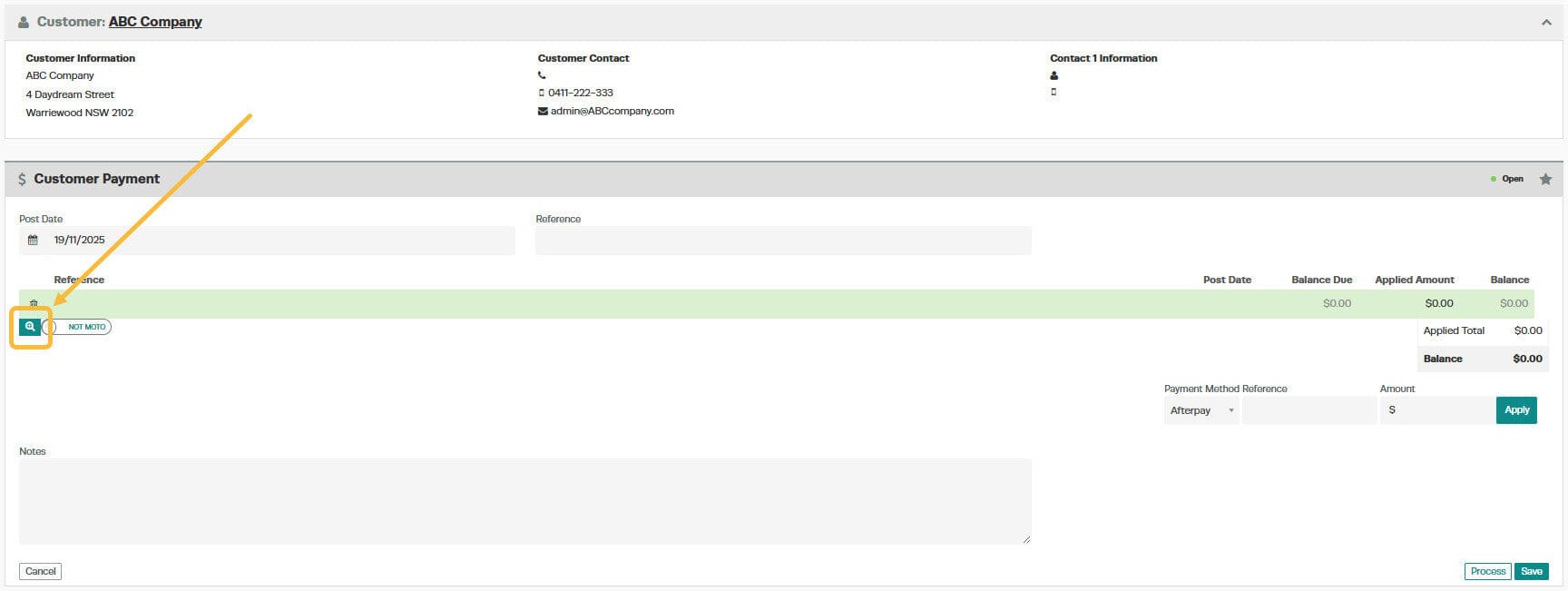 Workshop Software customer payment showing ’ magnifying glass ’ icon to bring up a list of invoices with outstanding bal…